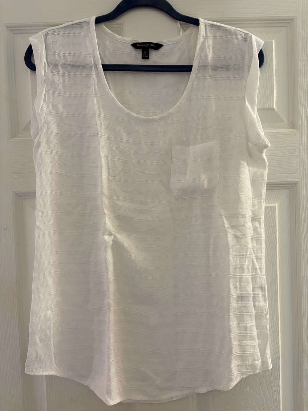 Banana Republic White Textured Scoop Neck Tank with Pocket